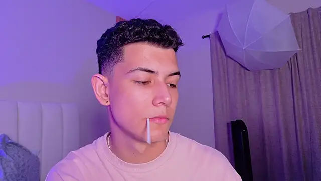 nicocrown online show from March 30, 7:04 pm