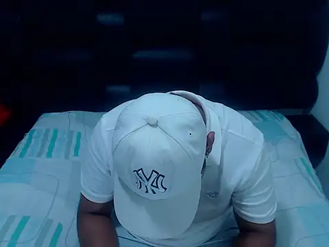 XNoahDeepThroatX online show from March 27, 3:54 am