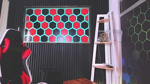 Cristopher Wild online show from June 18, 8:47 pm