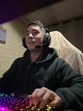 Cr1sXPorn online show from June 14, 6:04 am