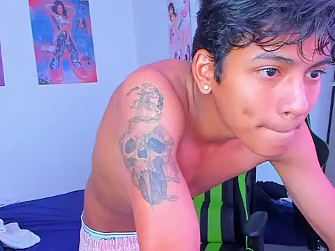 PaulTallx online show from April 12, 4:19 pm