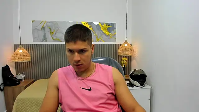 AlessandroFranco online show from June 18, 1:27 pm