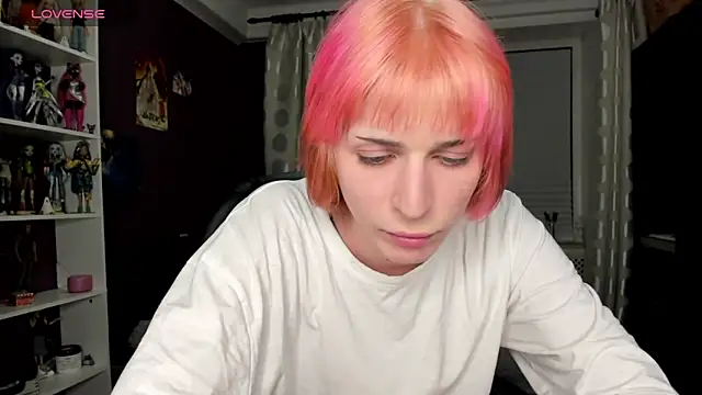 sweet peach    online show from May 5, 8:31 pm