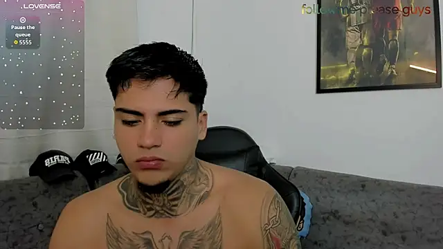 sweetlatinoboy online show from July 18, 9:47 am