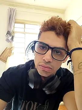 Darwim  online show from May 12, 4:59 pm