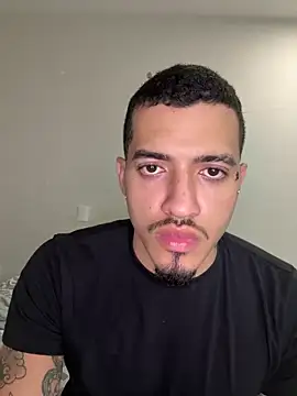 matheusmesso online show from April 23, 1:43 am