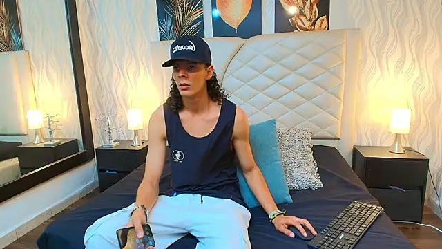 Abravanel Sefardi online show from June 2, 8:54 pm