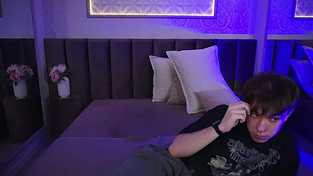 DaveBevy online show from April 2, 8:22 am