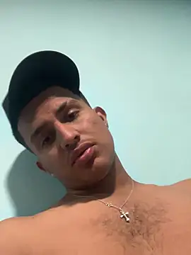 ianruiz02 online show from March 28, 4:18 pm