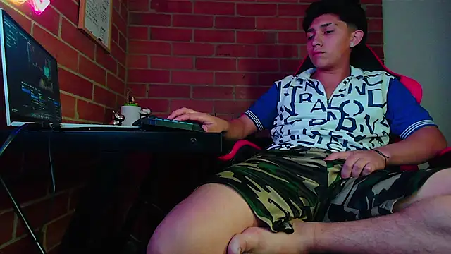 ethann2  online show from May 29, 4:00 am