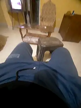 beebuzz0 online show from March 31, 8:54 pm