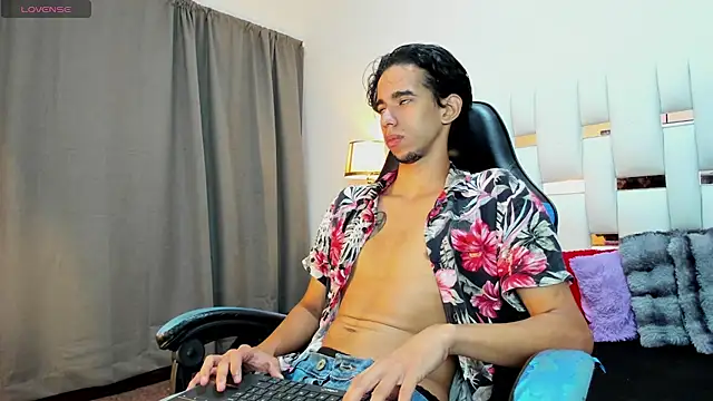 Alessandro Abruzzo online show from April 29, 4:17 am