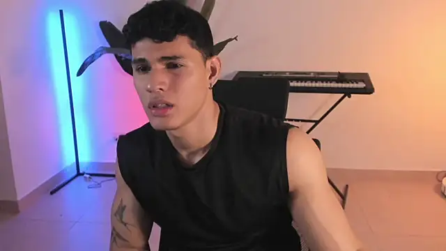 Massimo Rinaldi online show from April 18, 5:20 am