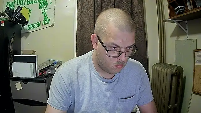 andrewjohn37 online show from April 18, 11:33 am