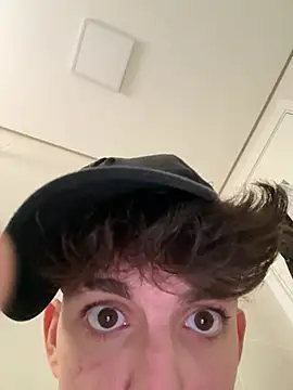 morlzz online show from April 10, 6:26 pm