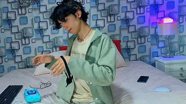 Twink Sebas7 online show from May 21, 12:10 pm