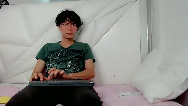 Shirowitheb online show from April 9, 1:17 pm