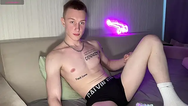 Travis Gracile online show from May 30, 9:42 am
