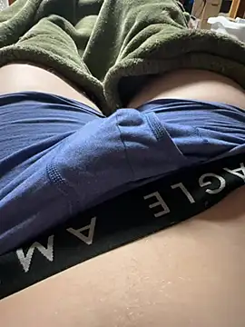 micheal696363 online show from April 10, 10:39 pm