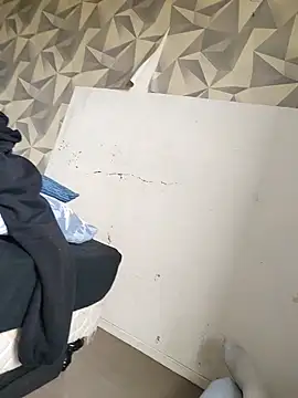 Loulou06123 online show from April 15, 2:50 pm