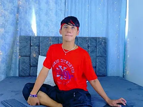 IhanKing online show from May 15, 7:11 pm