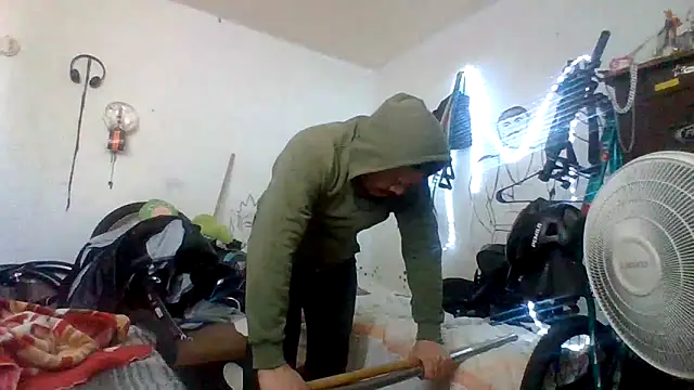 Oskr2024XXX online show from December 18, 7:32 pm