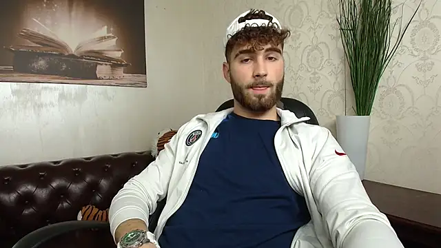 KyloEast online show from May 24, 4:51 am