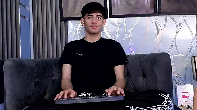 demian hot99 online show from May 22, 12:10 pm