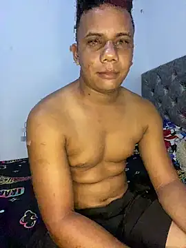 ReinaldoZapata online show from April 18, 3:08 am