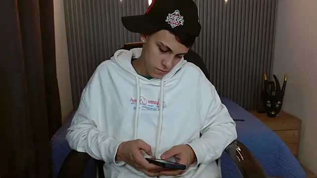 Ethanx18  online show from May 19, 3:13 am