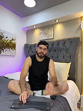 DomBoy  online show from May 17, 8:27 pm