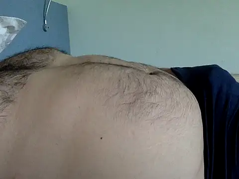 dirtyspitbearwhrrr online show from May 7, 4:18 pm