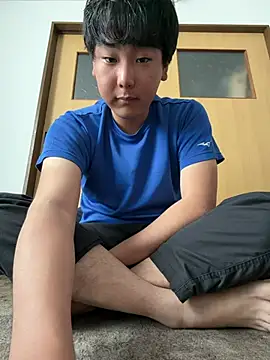 YuuYuu 010 online show from June 16, 9:39 pm