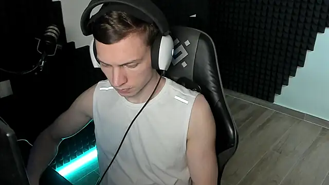 More than friend online show from June 22, 1:48 pm
