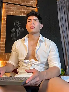 GrayAndrews online show from May 18, 1:57 am
