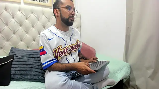 Paulo Dasilva  online show from July 24, 12:30 am