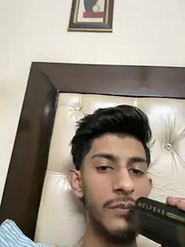 ronnnnn718 online show from June 19, 1:49 pm