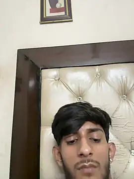 ronnnnn718 online show from July 15, 10:44 am