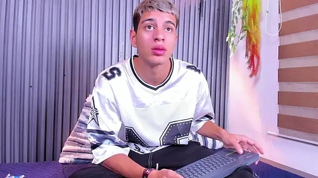 Tyler Noir online show from June 12, 2:04 pm