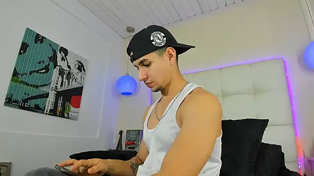 Jamexxx1  online show from August 8, 11:23 pm