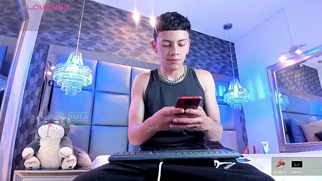 Mike Hung online show from June 25, 8:46 pm