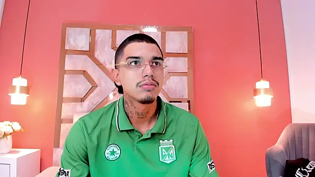 TAYSON RIGGSX online show from June 26, 1:13 pm