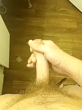 Snapshot of Rain13_Lil-if56 chatting on October 2, 8:29 am Rain13 Lil-if56 online show from October 2, 8:29 am