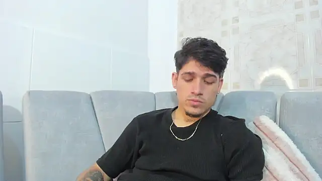 leandro coper online show from July 17, 10:49 pm