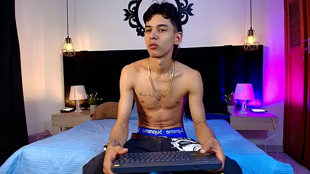 axel alve online show from July 19, 3:34 am