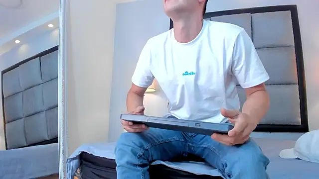 Axel wolfe online show from July 20, 8:43 pm