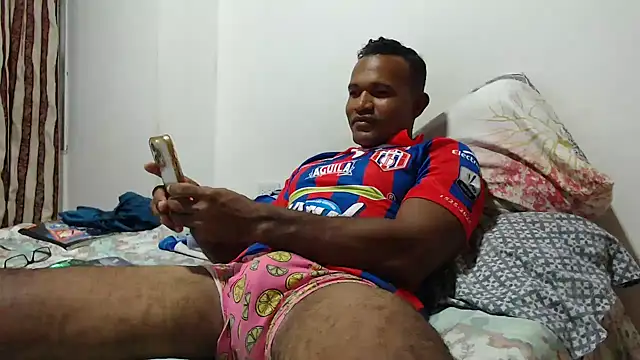 Snapshot of samario06 chatting on February 9, 5:08 am samario06 online show from February 9, 5:08 am