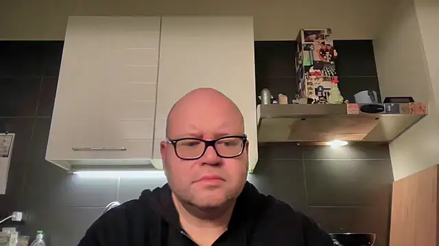 Snapshot of theitalianbear chatting on February 5, 5:30 am theitalianbear online show from February 5, 5:30 am