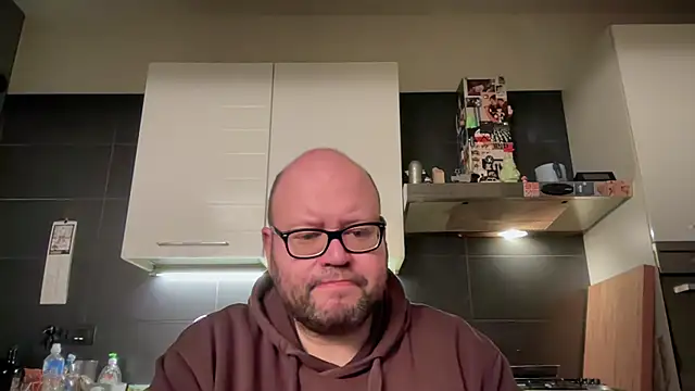 Snapshot of theitalianbear chatting on January 31, 6:57 pm theitalianbear online show from January 31, 6:57 pm