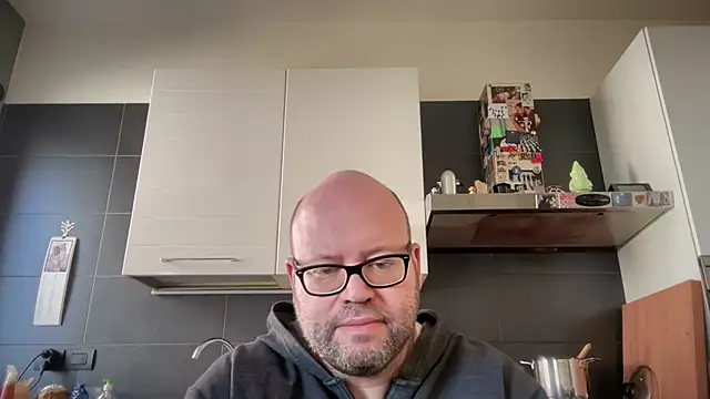 Snapshot of theitalianbear chatting on October 4, 11:48 am theitalianbear online show from October 4, 11:48 am